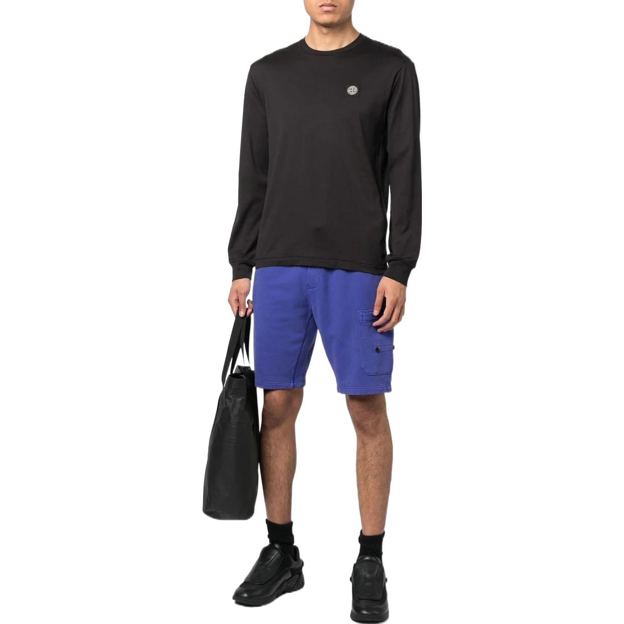 Lookbook STONE ISLAND FW22 黑色標誌貼布長袖圓領T恤 771522713-V0029