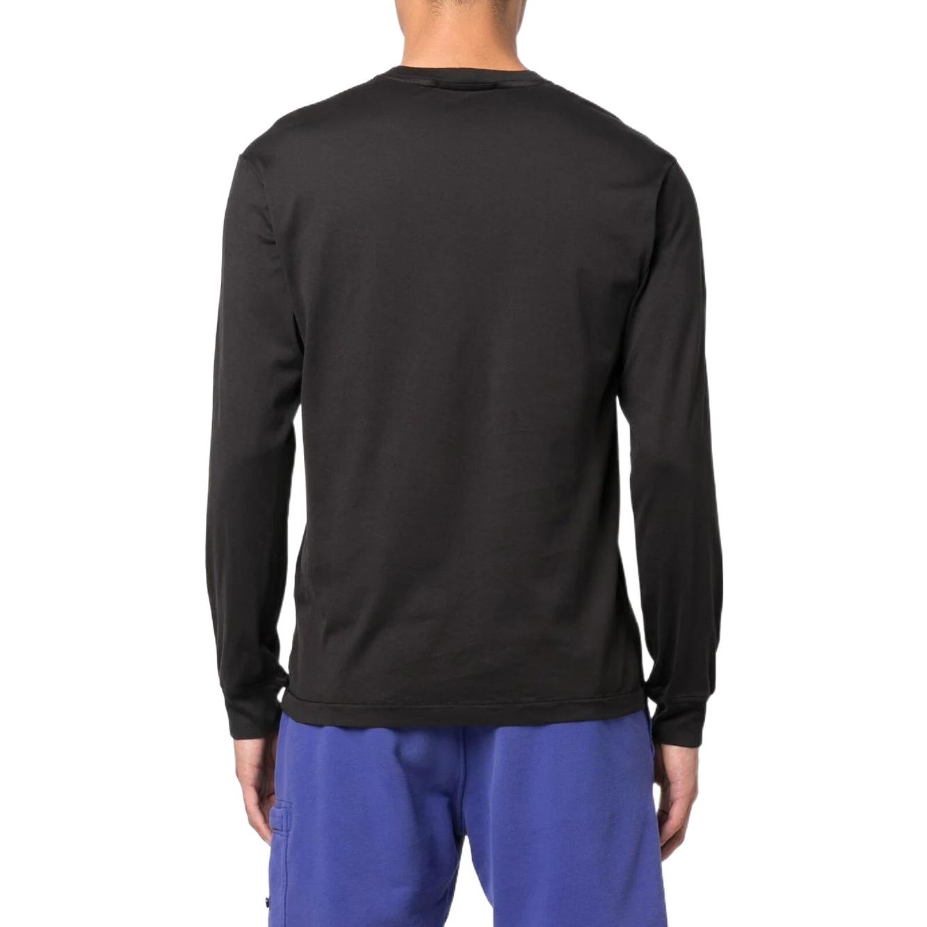 Shop STONE ISLAND FW22 黑色標誌貼布長袖圓領T恤 771522713-V0029