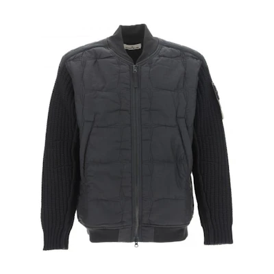 Stone Island FW22 Black Zip-Up Jacket with Solid Badge Logo for Men 771543333-V0029