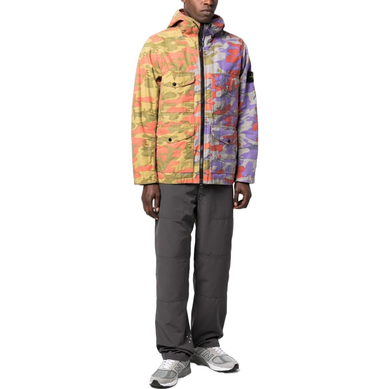 Lookbook Stone Island FW22 Jaket Hoodie Multicolor Kantong Camo 7715Q02E1-V0015