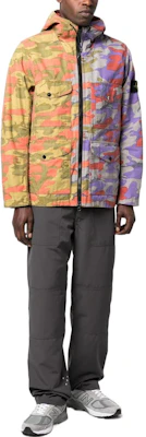 Stone Island FW22 Jaket Hoodie Multicolor Kantong Camo 7715Q02E1-V0015 Lookbook Stone Island FW22 Jaket Hoodie Multicolor Kantong Camo 7715Q02E1-V0015