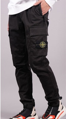 STONE ISLAND FW22 Seluar Cargo Logo Patch Hitam Pakaian Lelaki 771531314-V0029 Sizing STONE ISLAND FW22 Seluar Cargo Logo Patch Hitam Pakaian Lelaki 771531314-V0029
