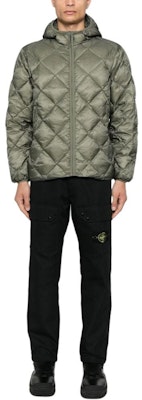 STONE ISLAND FW24 Seluar Kargo Hitam Lelaki Poket Tepi dengan Logo Patch. 811532403-V0029 Shop STONE ISLAND FW24 Seluar Kargo Hitam Lelaki Poket Tepi dengan Logo Patch. 811532403-V0029