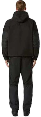 STONE ISLAND FW24 Chaqueta Negra Impermeable y Cortavientos con Capucha Unisex 8115410M3-V0029 Purchase STONE ISLAND FW24 Chaqueta Negra Impermeable y Cortavientos con Capucha Unisex 8115410M3-V0029
