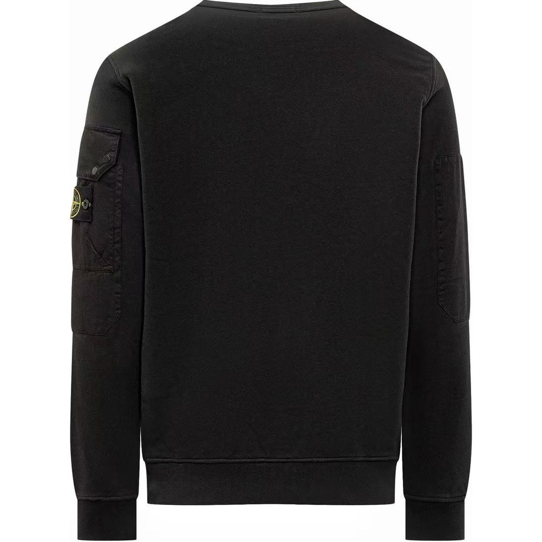 Lookbook 스톤아일랜드 FW24 로고 암 포켓 플리스 코튼 크루넥 스웻셔츠 블랙 유니섹스 811563920-V0029