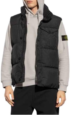 石头岛 FW24 回收尼龙绗缝高领羽绒马甲 男女同款 黑色 8115G0223-V0029 Lookbook 石头岛 FW24 回收尼龙绗缝高领羽绒马甲 男女同款 黑色 8115G0223-V0029