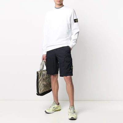 Stone Island Garment Dyed Sweatshirt Putih Kompas Patch Klasik. 741563051-V0001 Shop Stone Island Garment Dyed Sweatshirt Putih Kompas Patch Klasik. 741563051-V0001