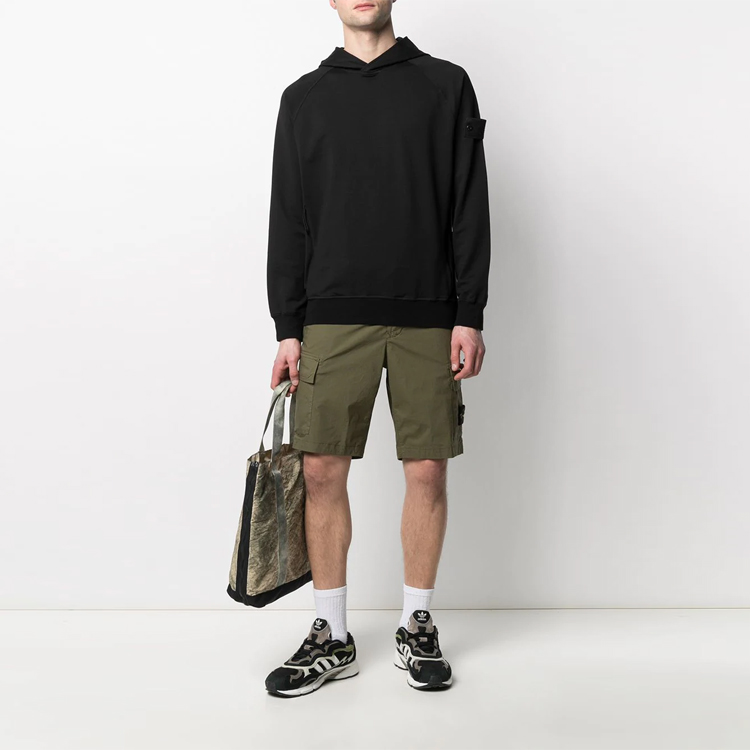 Shop Stone Island Ghost Pieces 黑標連帽衫 男士黑色款 7415653F3-V0029