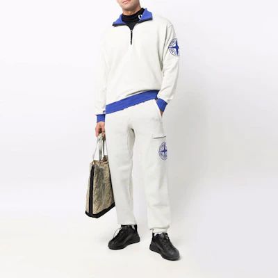스톤 아일랜드 로고 자수 니트 스웻팬츠 화이트 751562937-V0043 Lookbook 스톤 아일랜드 로고 자수 니트 스웻팬츠 화이트 751562937-V0043