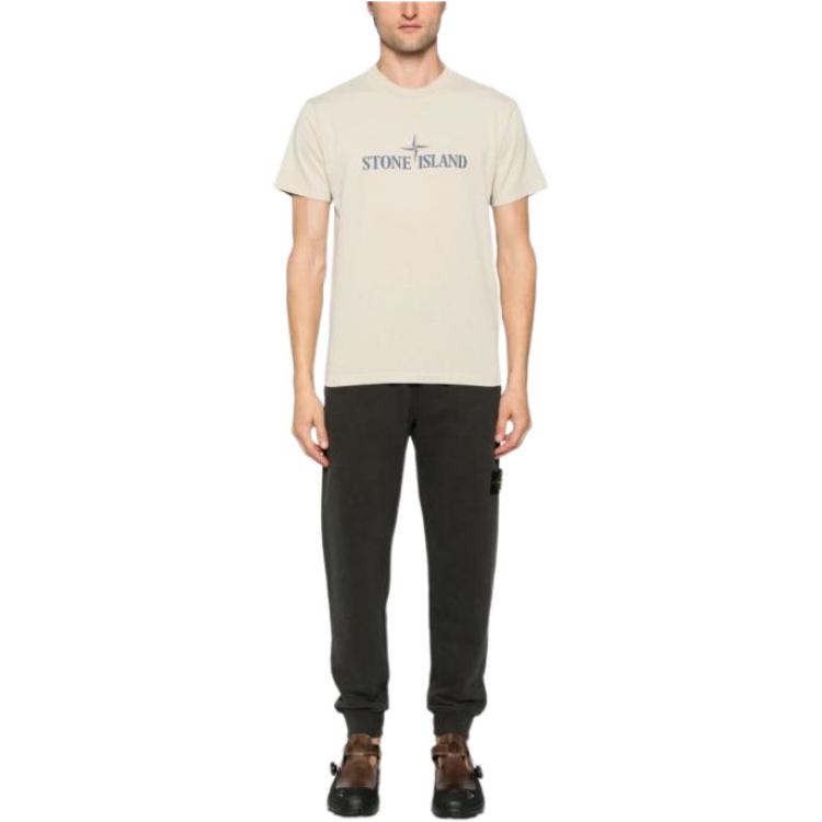 Shop Stone Island Logo Cetak Kemeja-T Kasual Crewneck Lelaki Warna Plaster. 81152NS80-V0097