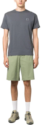 STONE ISLAND Kaos Pria Crewneck Lengan Pendek Logo Print Abu Putih 791523757-V0062 Lookbook STONE ISLAND Kaos Pria Crewneck Lengan Pendek Logo Print Abu Putih 791523757-V0062