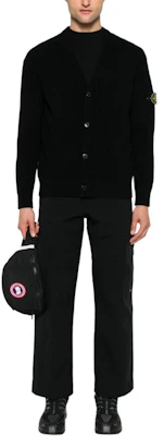 ストーンアイランド ロゴ Vネック ボタンアップ ニットカーディガン ブラック 8115523B4-V0029 Shop ストーンアイランド ロゴ Vネック ボタンアップ ニットカーディガン ブラック 8115523B4-V0029