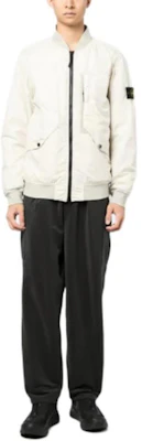 Stone Island 多口袋拉链长袖白色外套 791540923-V0097 Lookbook Stone Island 多口袋拉链长袖白色外套 791540923-V0097