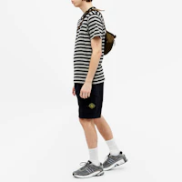 Lookbook Stone Island 海軍藍可拆徽章中腰休閒短褲. 741564651-V0020