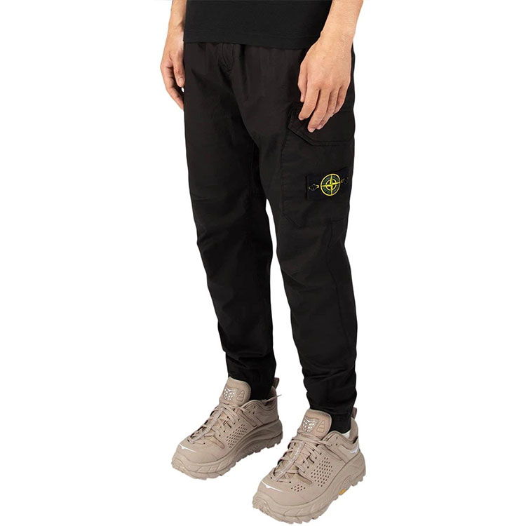 Shop STONE ISLAND Seluar Kargo Satin Tirus Unisex Hitam 721531403-V0029