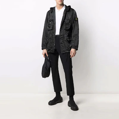 Stone Island SS21 黑色多口袋连帽夹克 741544430-V0029 Lookbook Stone Island SS21 黑色多口袋连帽夹克 741544430-V0029