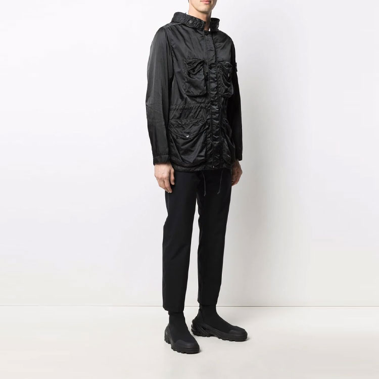 Shop Stone Island SS21 黑色多口袋连帽夹克 741544430-V0029