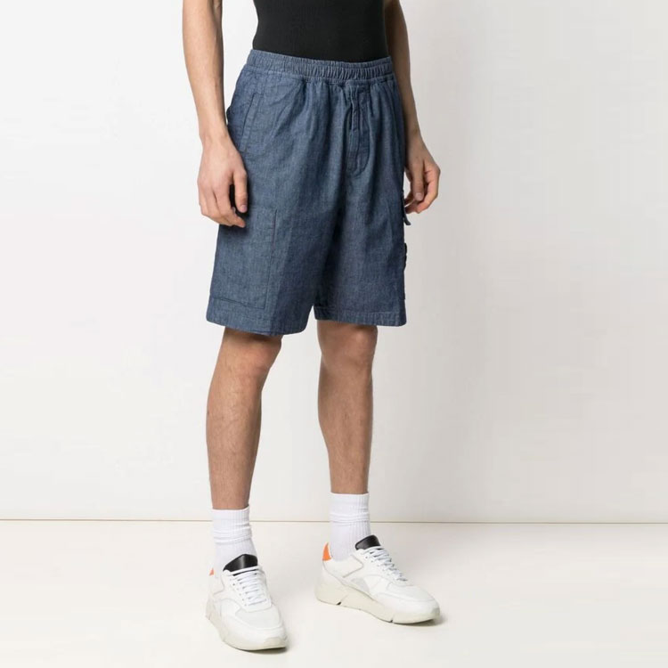 STONE ISLAND SS21 Washed Cotton Bermuda Shorts Blue for Men. 7415L1407-WASH 圖 6