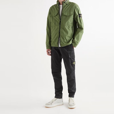 STONE ISLAND SS22 Seluar Cargo Hitam Logo Patch Lelaki Kasual Loose Fit. 761530604-V0129 Lookbook STONE ISLAND SS22 Seluar Cargo Hitam Logo Patch Lelaki Kasual Loose Fit. 761530604-V0129