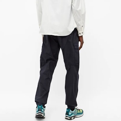 Stone Island SS22 Seluar Kargo Kasual Biru Gelap dengan Patch Kompas Lelaki. 761531303-V0020 Shop Stone Island SS22 Seluar Kargo Kasual Biru Gelap dengan Patch Kompas Lelaki. 761531303-V0020