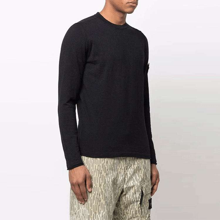 Shop STONE ISLAND SS22 羅盤徽章黑色套頭毛衣 男款. 7615502B0-V0029