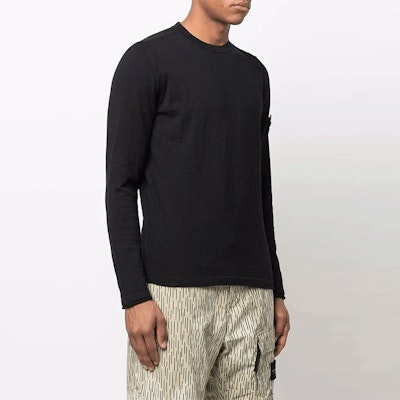 STONE ISLAND SS22 羅盤徽章黑色套頭毛衣 男款. 7615502B0-V0029 Shop STONE ISLAND SS22 羅盤徽章黑色套頭毛衣 男款. 7615502B0-V0029