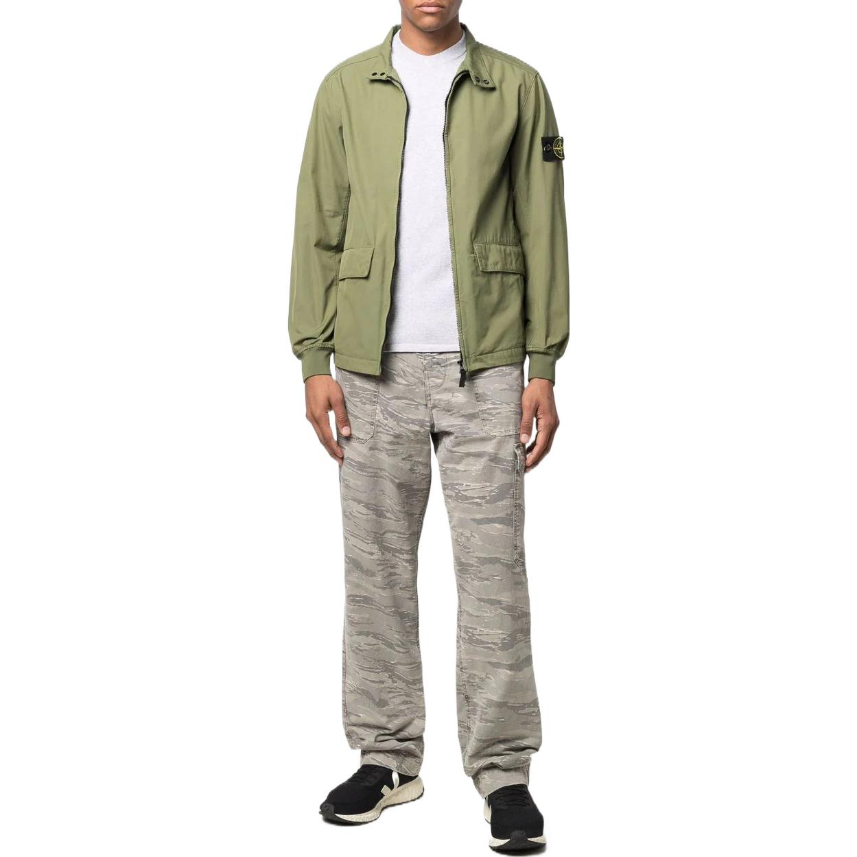 Lookbook STONE ISLAND SS22 Lightweight Logo Patch Jacket Military Green 761541033-V0058