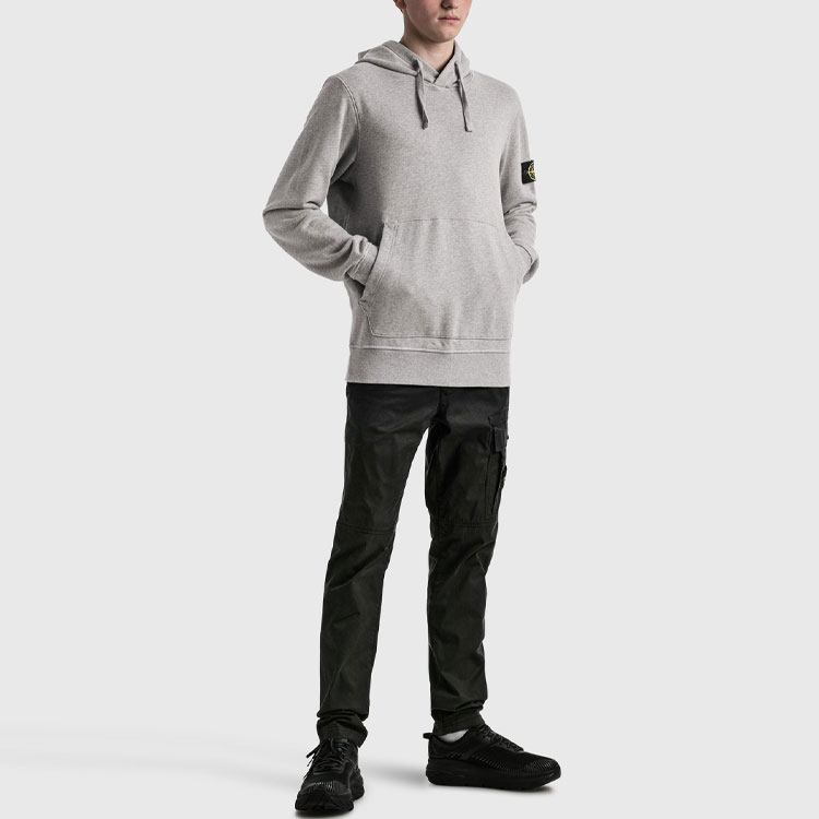 Shop STONE ISLAND SS22 Seluar Kasual Logo Utiliti Hitam. 761532419-V0029