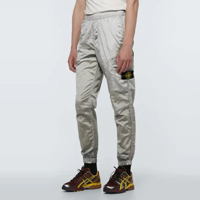STONE ISLAND SS22 Metallic Nylon Logo Jogger Pants Men’s Ice Blue. 761531021-V0003 Purchase STONE ISLAND SS22 Metallic Nylon Logo Jogger Pants Men’s Ice Blue. 761531021-V0003