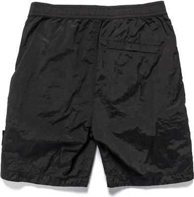 STONE ISLAND SS22 Solid Color Logo Relaxed Fit Shorts Black Men. 7615L1721-V0029 Lookbook STONE ISLAND SS22 Solid Color Logo Relaxed Fit Shorts Black Men. 7615L1721-V0029