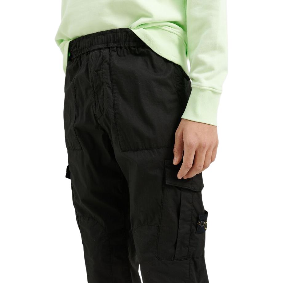 Shop ストーンアイランド SS23 ブラック エラスティックウエスト ロングカーゴジョガーパンツ 781530803-V0029
