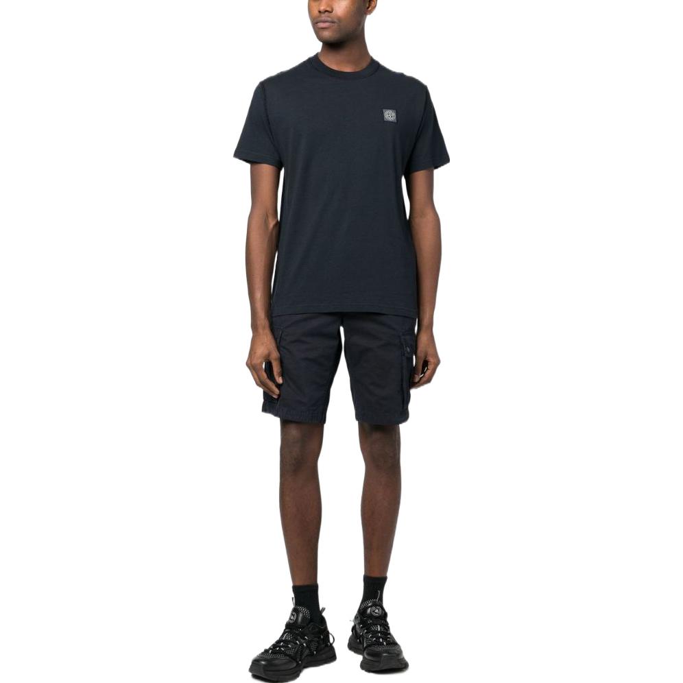 Lookbook Stone Island SS23 黑色純色工裝休閒短褲. 1015L11W-AA0120