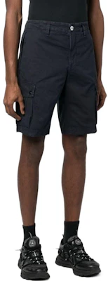 Stone Island SS23 黑色純色工裝休閒短褲. 1015L11W-AA0120 Purchase Stone Island SS23 黑色純色工裝休閒短褲. 1015L11W-AA0120