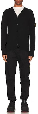 STONE ISLAND SS23 男士黑色V領針織毛衣附標誌。 7815527D3-V0029 Purchase STONE ISLAND SS23 男士黑色V領針織毛衣附標誌。 7815527D3-V0029