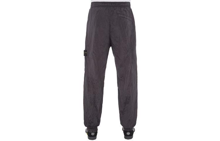 Lookbook 스톤 아일랜드 SS23 나일론 메탈 스트레치 캐주얼 팬츠 카본 그레이 남성용. 781531019-V0065