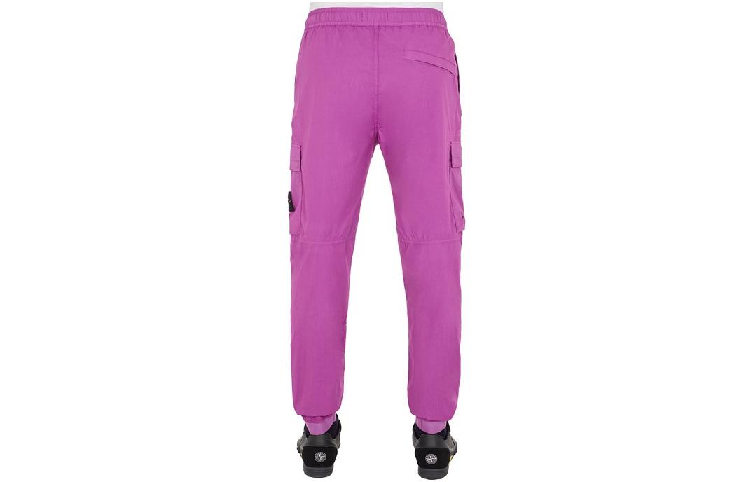 Lookbook STONE ISLAND SS23 Purple Cargo Tapered Pants Lelaki dengan Logo Patch Sisi 101531303-V0045