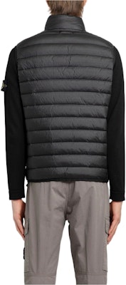 STONE ISLAND SS24 黑色纯色拉链无袖马甲 8015G0524-V0029 Lookbook STONE ISLAND SS24 黑色纯色拉链无袖马甲 8015G0524-V0029