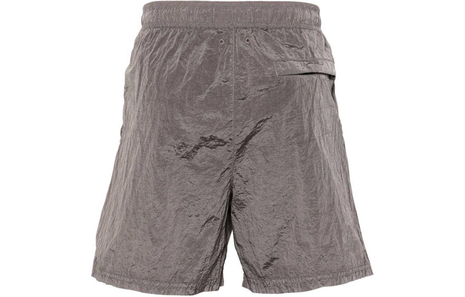 Lookbook STONE ISLAND SS24 灰色尼龍標誌寬鬆版型休閒短褲. 8015B0943-V0092