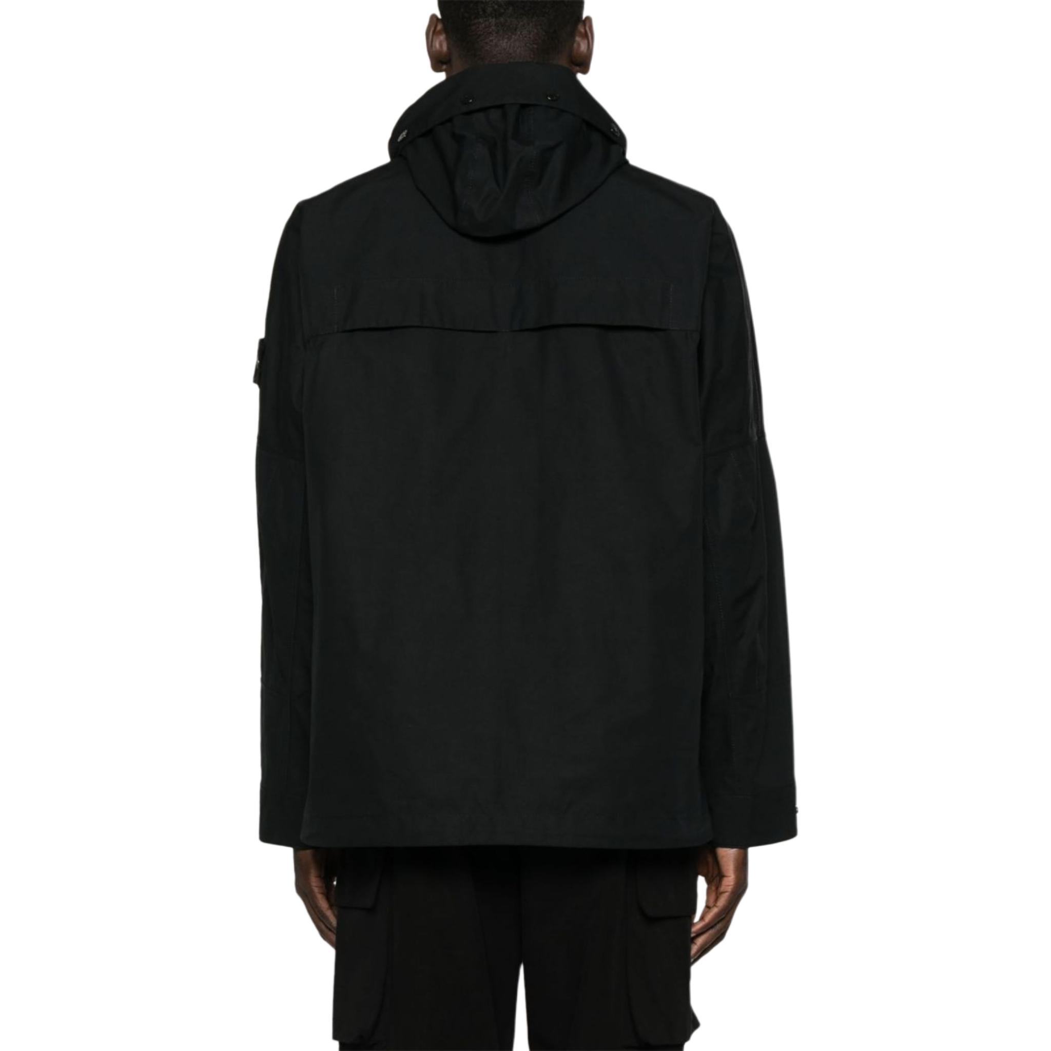 Shop STONE ISLAND SS24 Ghost系列黑標連帽拉鍊外套 黑色。 8015433F1-V0029