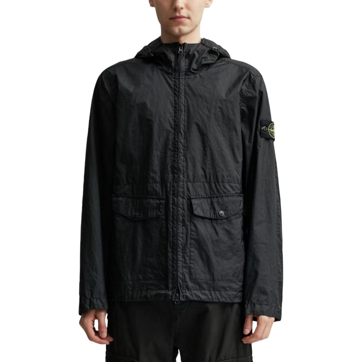 Shop STONE ISLAND SS24 輕量防水風衣外套 黑色 3L TC薄膜 801541123-V0029