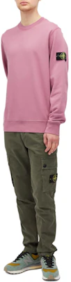 스톤아일랜드 유니섹스 핑크 로고 긴팔 크루넥 스웨트셔츠 811563051-V0086 Lookbook 스톤아일랜드 유니섹스 핑크 로고 긴팔 크루넥 스웨트셔츠 811563051-V0086