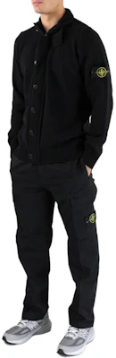 Stone Island男女同款纯色修身针织开衫毛衣长袖。 8115547A3-A0029 Shop Stone Island男女同款纯色修身针织开衫毛衣长袖。 8115547A3-A0029