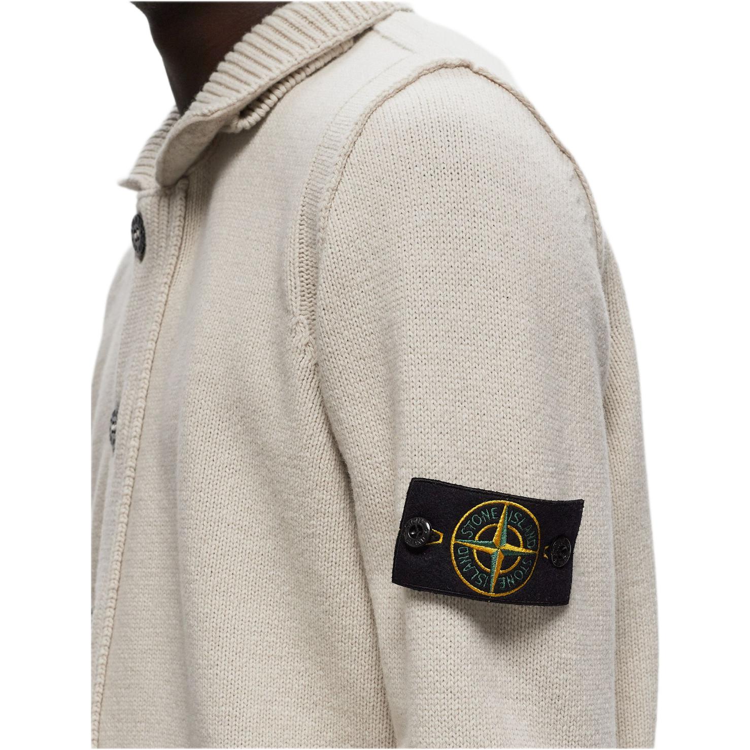 Shop Stone Island 男女款白色針織長袖開襟毛衣. 8115547A3-V0097