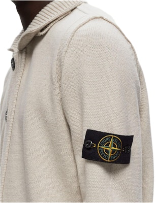 Stone Island 男女款白色針織長袖開襟毛衣. 8115547A3-V0097 Shop Stone Island 男女款白色針織長袖開襟毛衣. 8115547A3-V0097