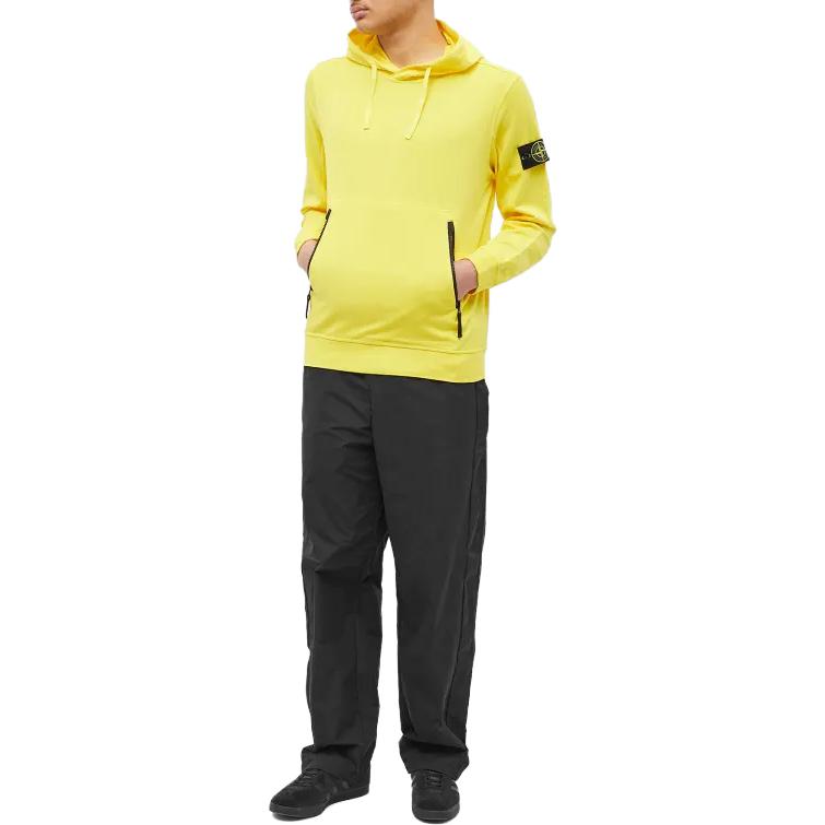 Lookbook STONE ISLAND Hoodie Lelaki Kuning dengan Lencana. 781560452-V0030