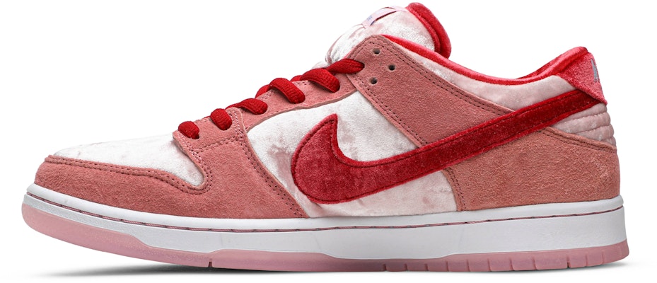 StrangeLove x Nike SB Dunk Low 'Valentine's Day' CT2552-800 Lookbook StrangeLove x Nike SB Dunk Low 'Valentine's Day' CT2552-800