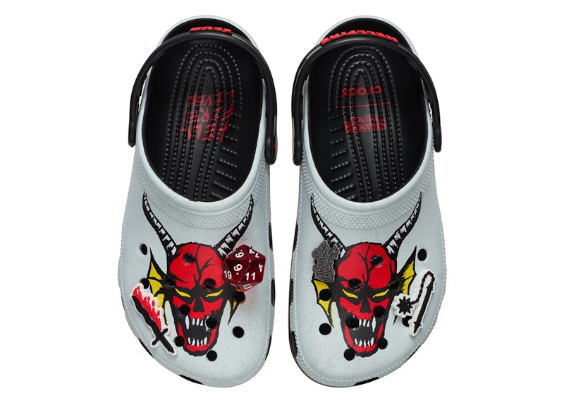 Order ストレンジャー・シングス x クロックス クラシック クロッグ ヘルファイア 211507-90H