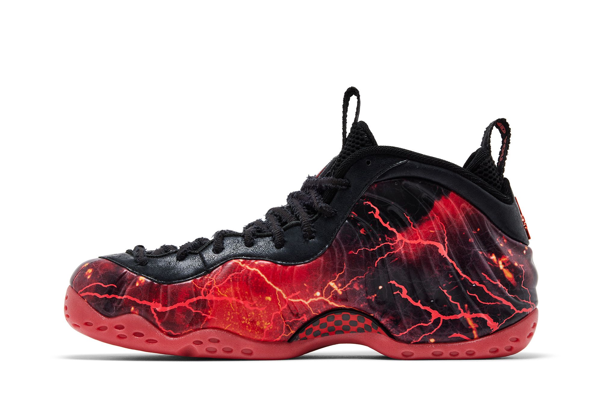 Lookbook Stranger Things x Nike Air Foamposite One Premium QS ''Hitam Bright Crimson'' IR7336-001