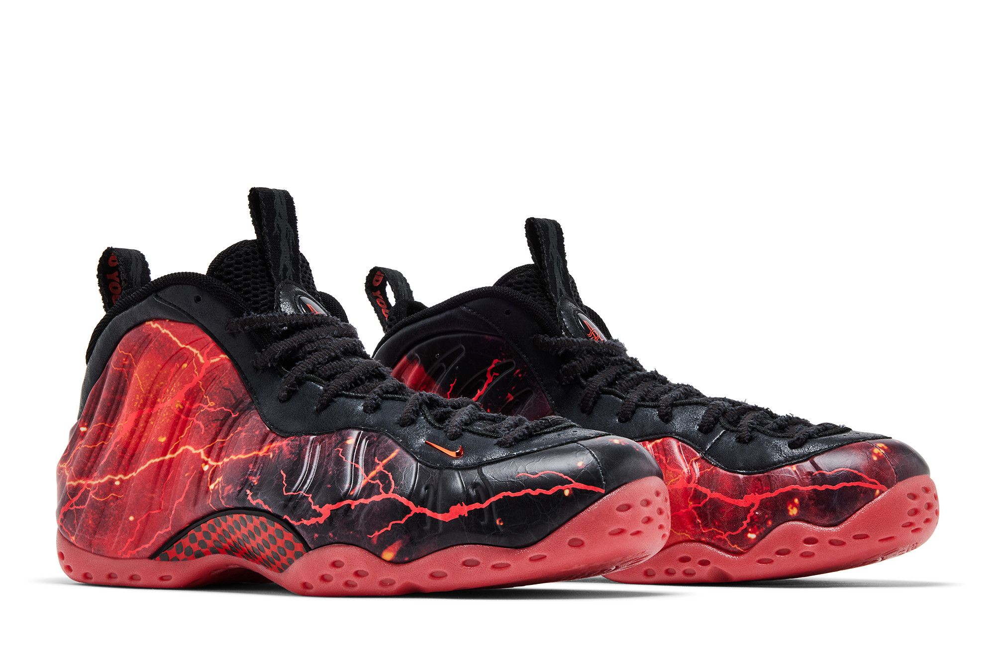 Cheap Stranger Things x Nike Air Foamposite One Premium QS ''Hitam Bright Crimson'' IR7336-001