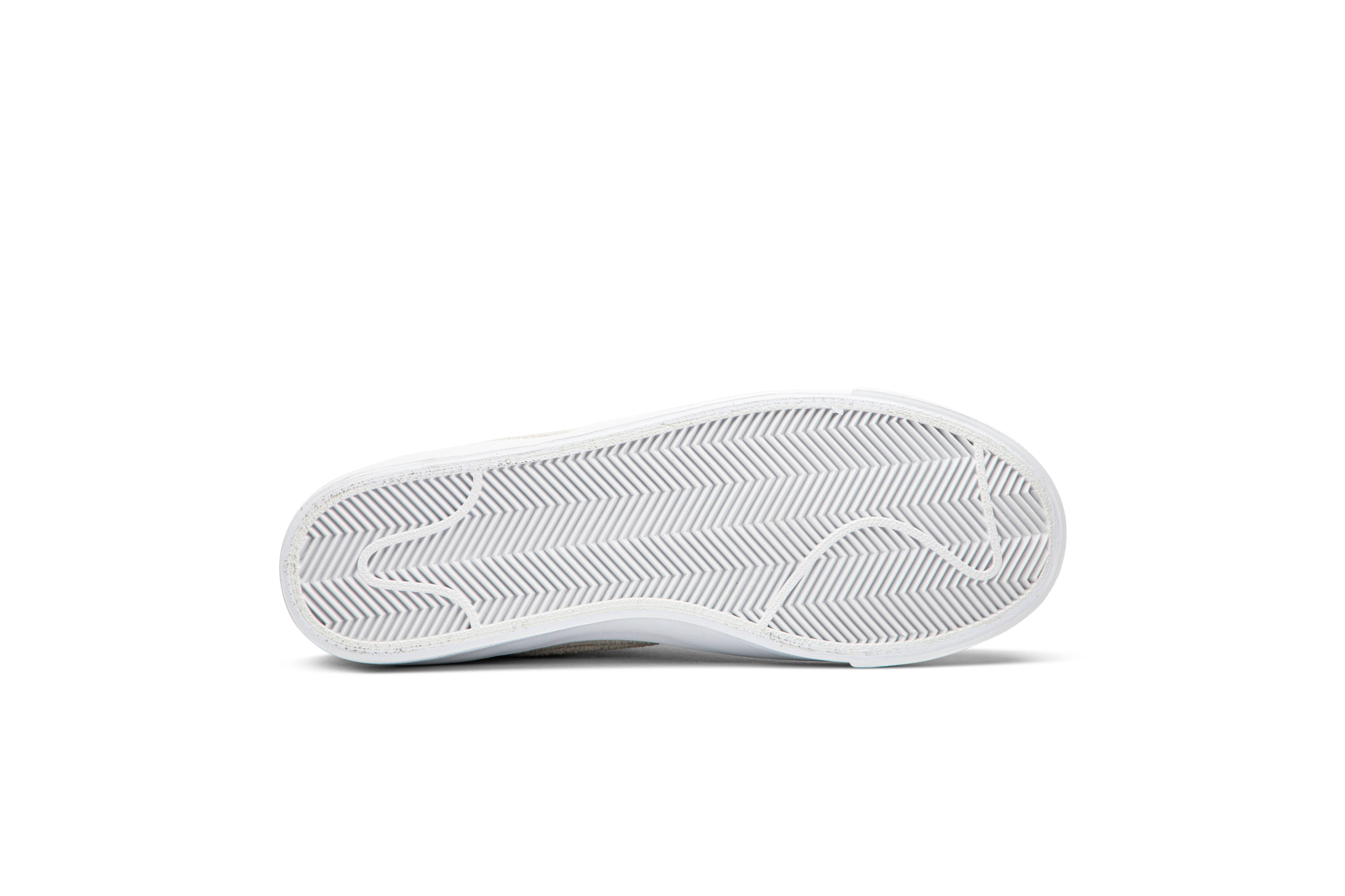 Shop 怪奇物语 x 耐克Blazer Mid QS '颠倒世界' CJ6102-100